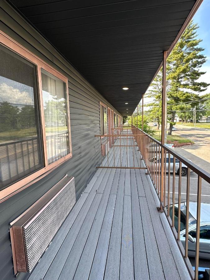 Hotel Rosewood Garden Lake Delton Exterior foto
